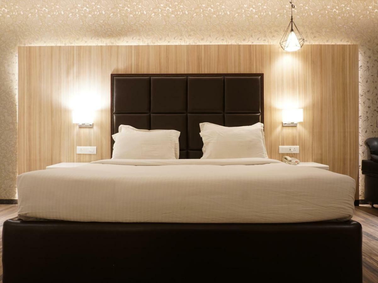 Palette Four Seasons Recreation Resort Jalgaon Экстерьер фото