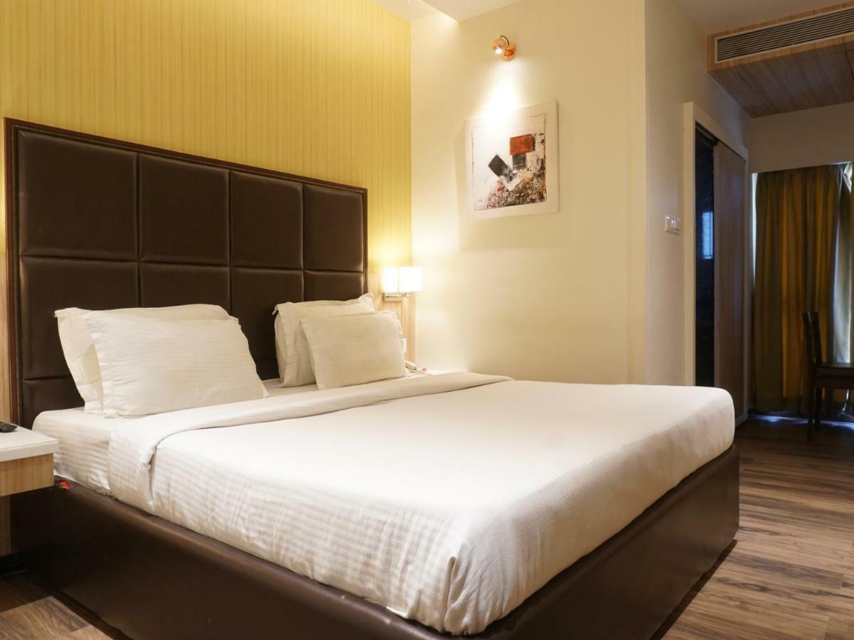 Palette Four Seasons Recreation Resort Jalgaon Экстерьер фото