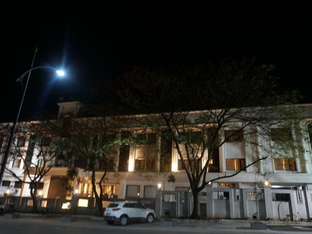 Palette Four Seasons Recreation Resort Jalgaon Экстерьер фото