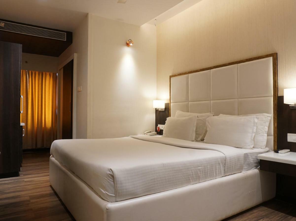 Palette Four Seasons Recreation Resort Jalgaon Экстерьер фото