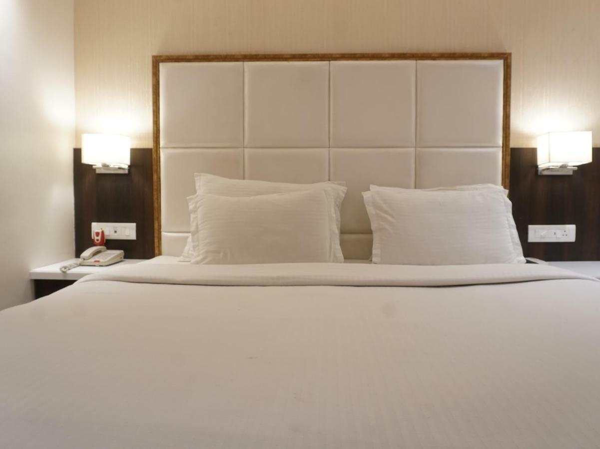 Palette Four Seasons Recreation Resort Jalgaon Экстерьер фото