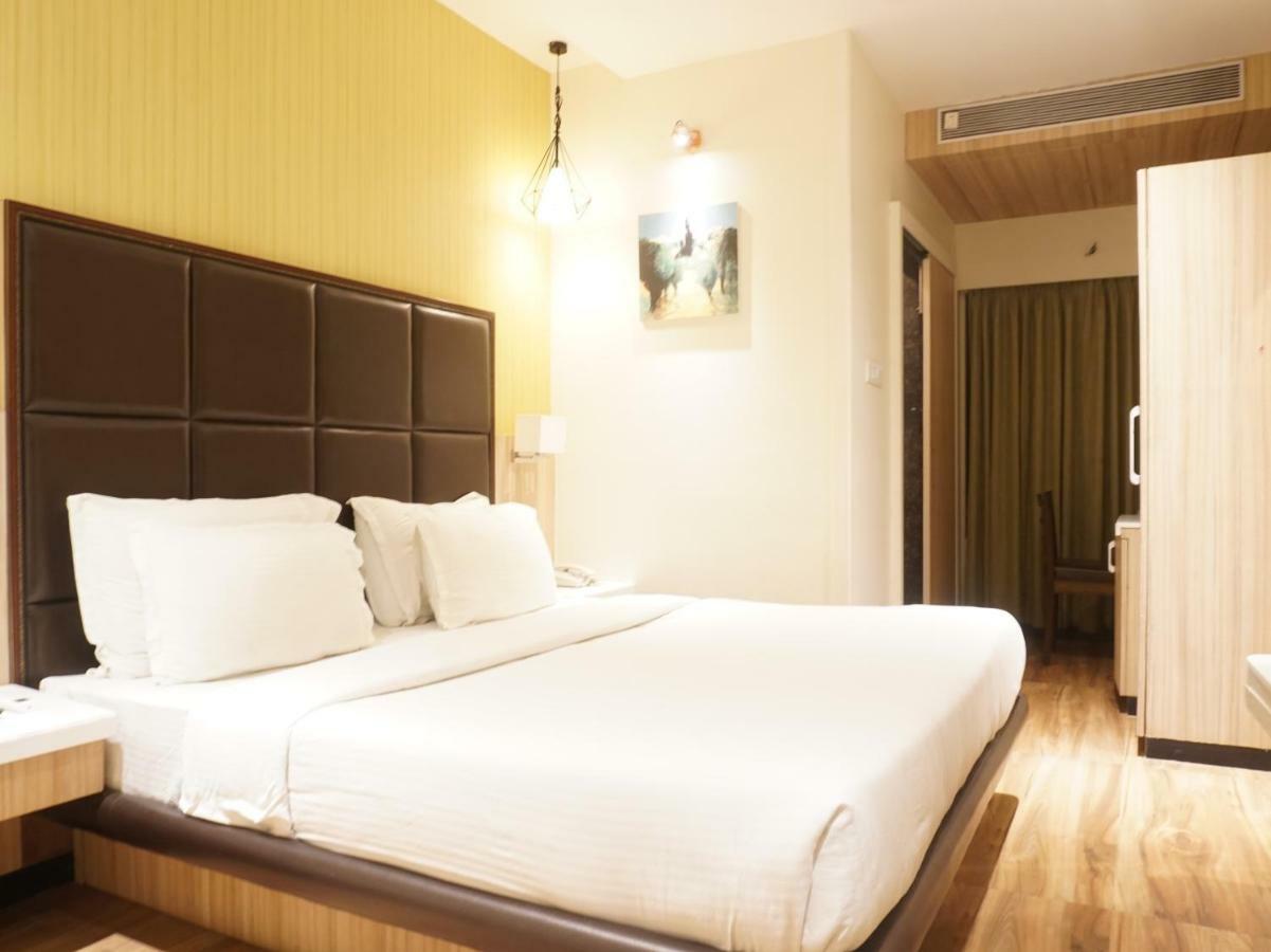 Palette Four Seasons Recreation Resort Jalgaon Экстерьер фото