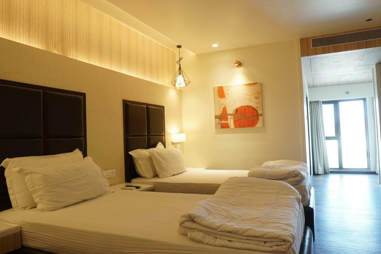 Palette Four Seasons Recreation Resort Jalgaon Экстерьер фото