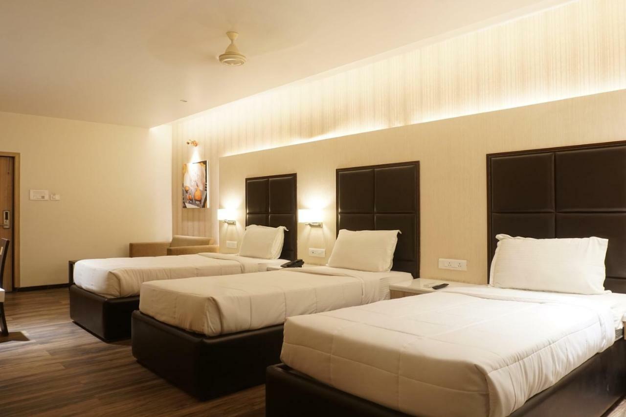 Palette Four Seasons Recreation Resort Jalgaon Экстерьер фото