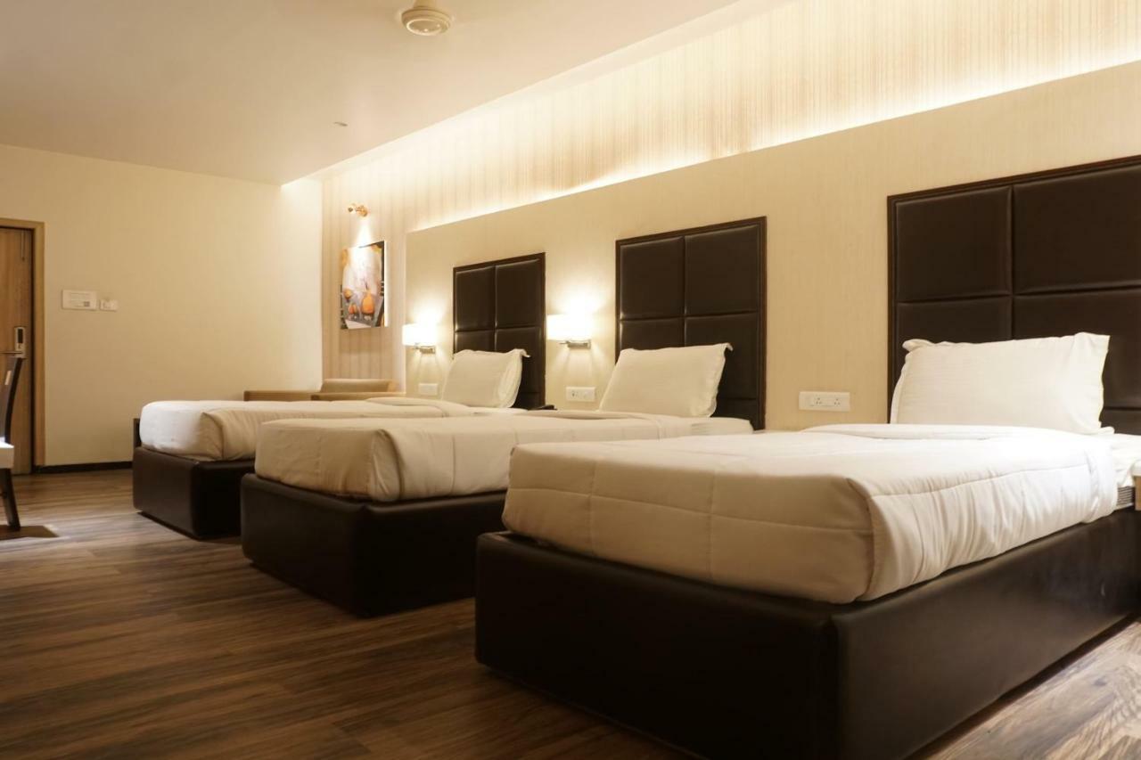 Palette Four Seasons Recreation Resort Jalgaon Экстерьер фото